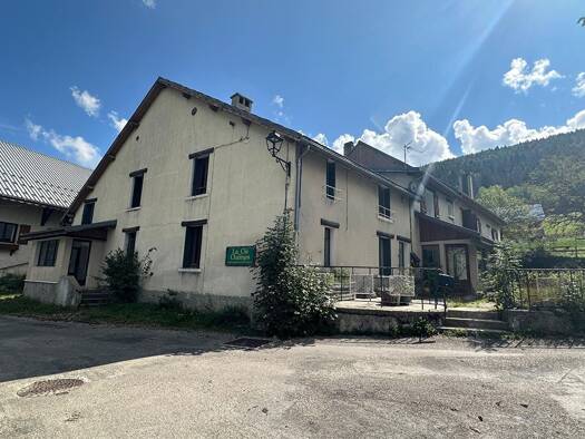 Immeuble à vendre 1 200 000 € 657 m² Corrençon-en-Vercors 38250