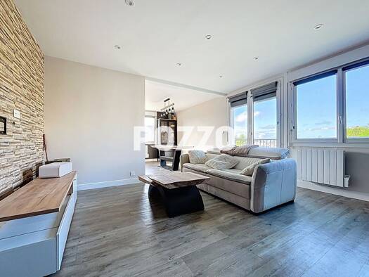 Appartement à vendre 154 500 € 4 pièces 2 chambres 72 m² Étage 3/3 Des Ports Granville 50400