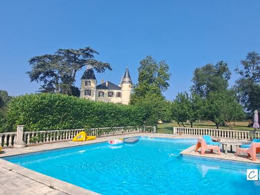 Château à vendre 925 000 € 17 pièces 13 chambres 589 m² 33 944 m² de terrain Bois-de-la-Pierre 31390