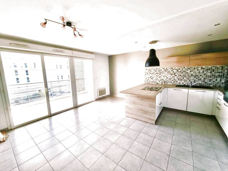 Maison à louer, 70m², SEPTEMES LES VALLONS