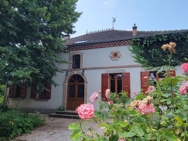Maison à vendre 325 000 € 5 pièces 4 chambres 217 m² 5 359 m² de terrain Nord Moissac 82200