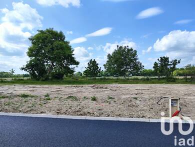 Terrain constructible viabilisé à vendre 64 000 € 622 m² de terrain Saint-Germain-la-Ville 51240