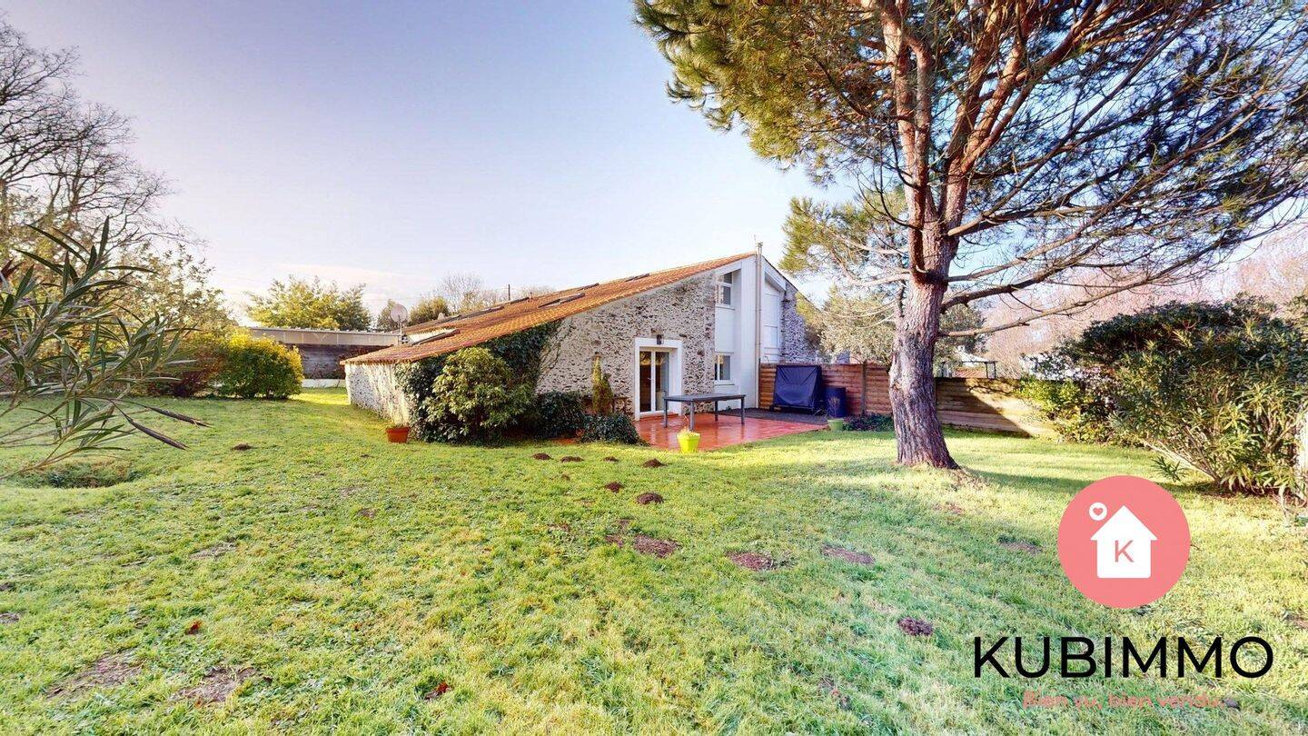 Maison à vendre, 119m², POIROUX
