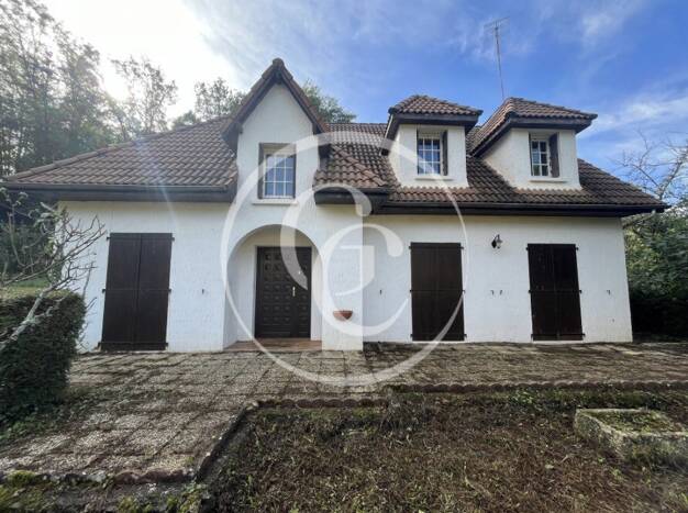 Maison à vendre 219 900 € 9 pièces 5 chambres 125 m² 1 179 m² de terrain Poitiers 86000
