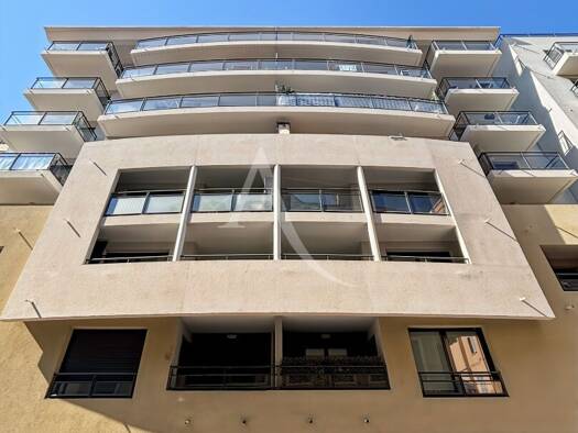 Appartement à vendre 299 900 € 3 pièces 2 chambres 53,74 m² Étage 4/7 République Cannes 06400