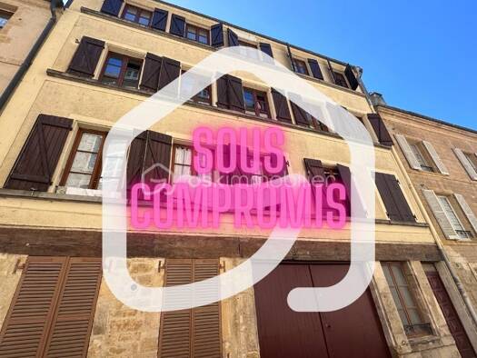 Immeuble à vendre 225 000 € 297 m² Centre Sedan 08200