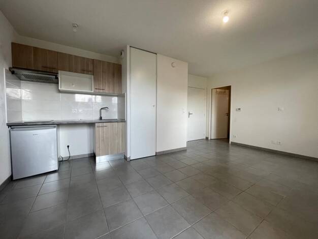 Appartement à louer 500 € 1 pièce 27,1 m² Étage 2/3 Saint-Jory 31790
