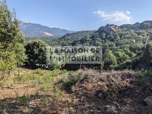 Terrain constructible à vendre 364 000 € 8 400 m² de terrain Figari 20114