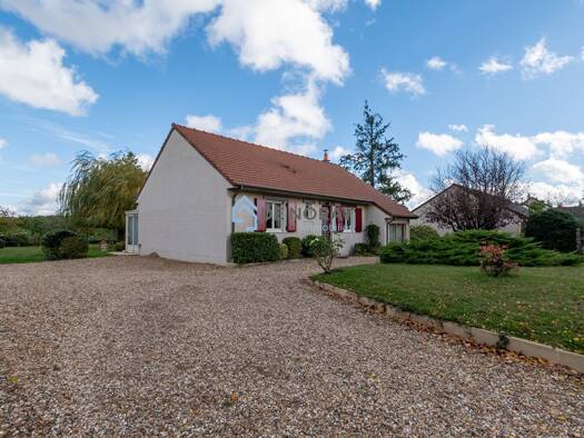 Maison en viager 65 000 € 5 pièces 3 chambres 144,2 m² 2 800 m² de terrain Cangey 37530