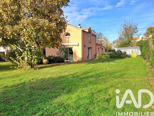 Maison à vendre 373 500 € 4 pièces 2 chambres 129 m² 1 355 m² de terrain Les Coteaux Divatte-sur-Loire 44450