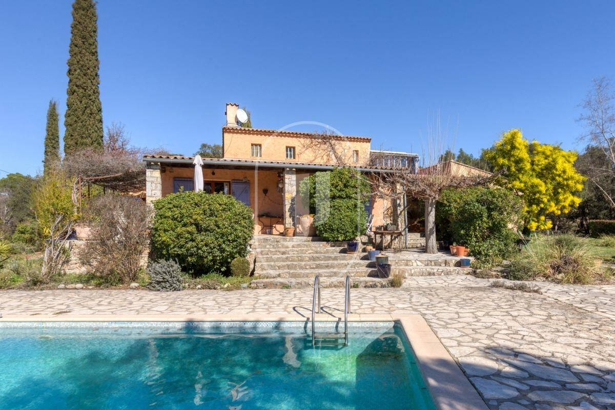 Maison à vendre, 330m², ENTRECASTEAUX