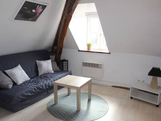 Appartement à louer 411 € 1 pièce 16 m² Étage 2/2 Saint Amatre Auxerre 89000