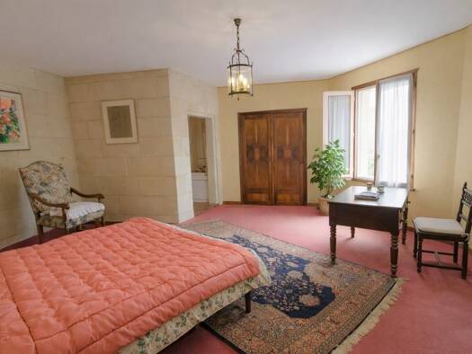 Maison à vendre 164 300 € 6 pièces 4 chambres 197 m² 273 m² de terrain Montreuil-Bellay 49260