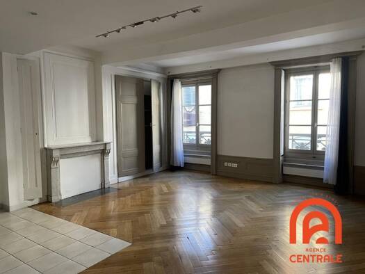 Appartement à louer 1 130 € 2 pièces 1 chambre 73 m² Étage 4/5 Pentes de la croix-rousse Lyon 1er arrondissement 69001
