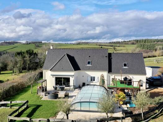Maison à vendre 429 000 € 8 pièces 4 chambres 182 m² 12 600 m² de terrain Avallon 89200