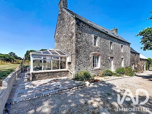 Maison à vendre 229 950 € 8 pièces 5 chambres 152 m² 6 580 m² de terrain Saint-Mayeux 22320