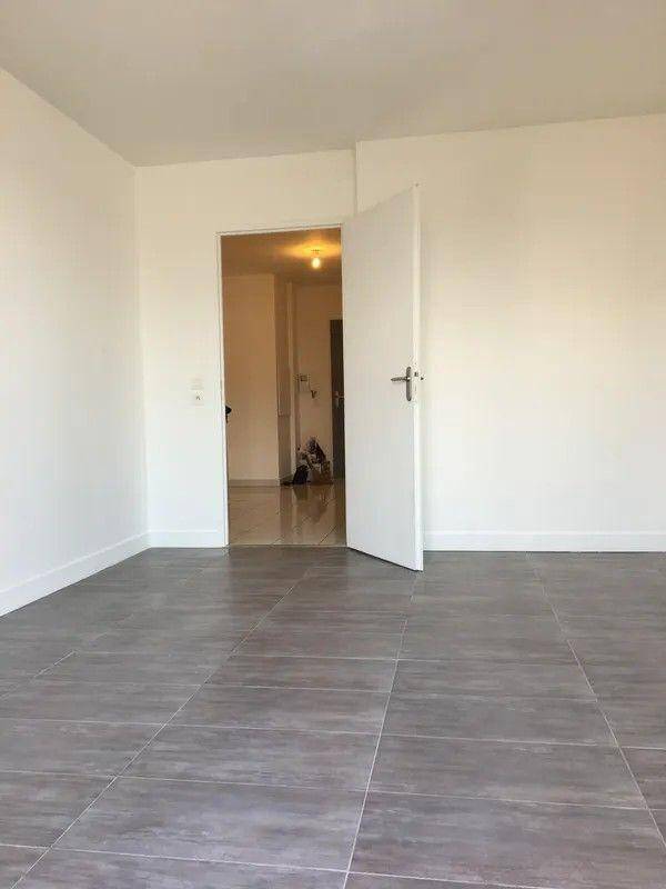 Maison à louer, 27m², COURCOURONNES