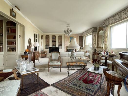 Appartement à vendre 450 200 € 5 pièces 3 chambres 163 m² Étage 4/4 Saumur 49400