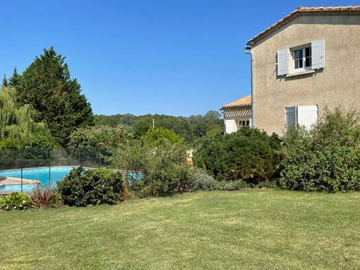 Maison à vendre 369 000 € 7 pièces 5 chambres 159 m² 4 510 m² de terrain Sauveterre-de-Guyenne 33540
