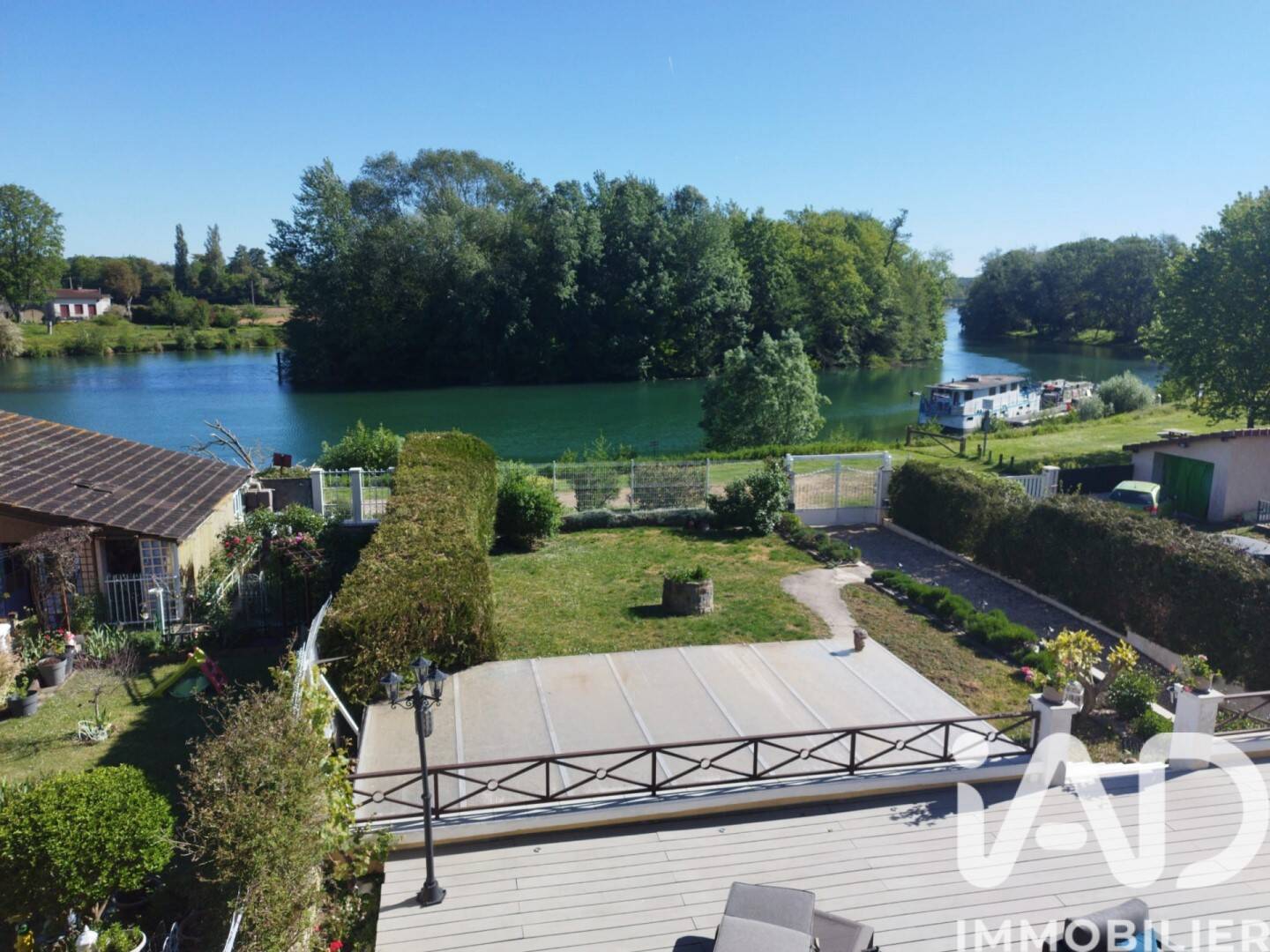 Maison à vendre, 227m², SAINT JEAN LES DEUX JUMEAUX