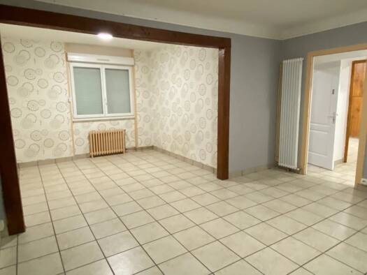 Maison à louer 730 € 4 pièces 3 chambres 115 m² 200 m² de terrain Centre Ville Saint-Vallier 71230