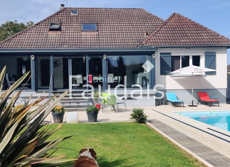 Maison à vendre 299 000 € 9 pièces 5<br/>chambres 161 m²<br/>superficie La Barre de Semilly 50810