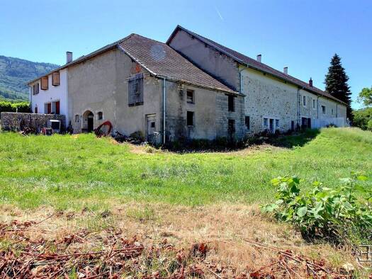 Maison à vendre 298 000 € 1 chambre 180 m² 633 m² de terrain Présilly 74160