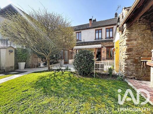 Maison à vendre 199 500 € 6 pièces 4 chambres 176 m² 296 m² de terrain Pont-sur-Seine 10400