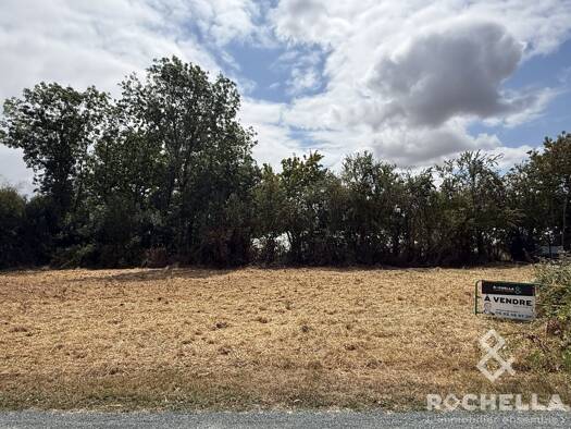 Terrain à vendre 42 000 € 723 m² de terrain La Ronde 17170