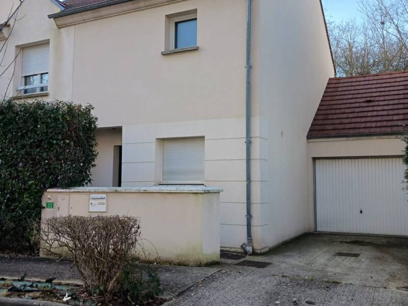 Maison à louer, 103m², SAINT THIBAULT DES VIGNES