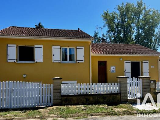 Maison à vendre 182 000 € 4 pièces 2 chambres 90 m² 550 m² de terrain La Meyze 87800