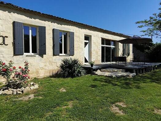 Maison à vendre 240 000 € 10 pièces 6 chambres 239 m² 4 942 m² de terrain Braud-et-Saint-Louis 33820