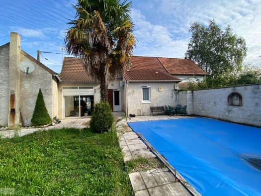 Maison à vendre 144 300 € 4 pièces 3 chambres 96 m² 355 m² de terrain Villedieu-sur-Indre 36320