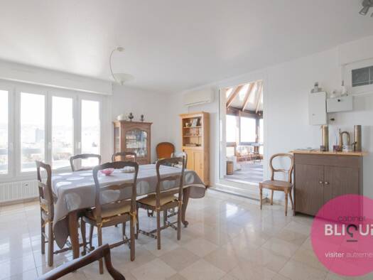 Appartement à vendre 159 000 € 4 pièces 2 chambres 111 m² Étage 7/7 Vandœuvre-lès-Nancy 54500