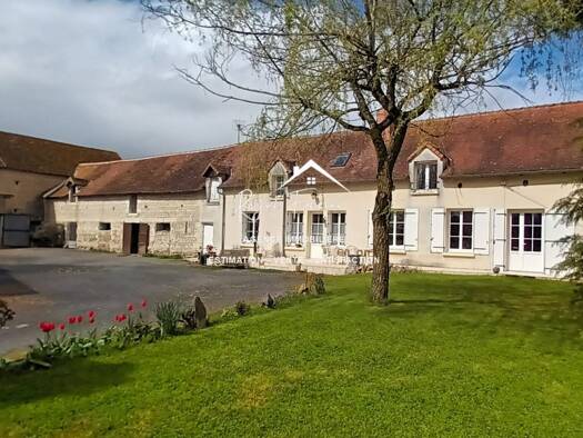 Maison à vendre 260 000 € 10 pièces 8 chambres 239 m² 5 260 m² de terrain Dangé-Saint-Romain 86220