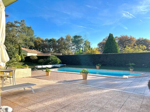 Maison de plain-pied à vendre 749 700 € 6 pièces 4 chambres 182 m² 1 465 m² de terrain Est Saint Vincent de Tyrosse 40230