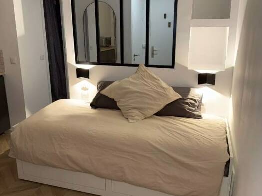 Appartement à louer 750 € 1 pièce 18 m² Bordeaux 33000