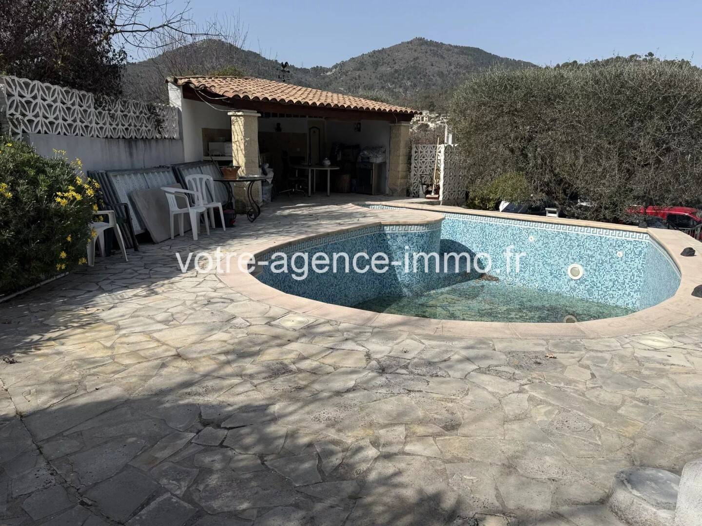 Maison à vendre, 320m², TOURRETTE LEVENS