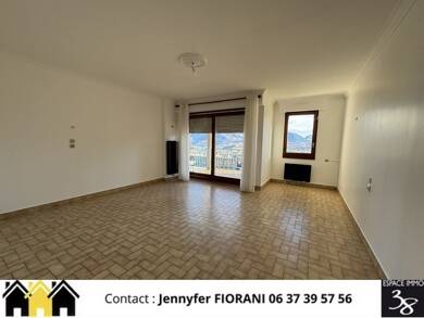 Appartement à louer 850 € 4 pièces 3 chambres 90 m² Étage 1/1 La Mure Sud La Mure 38350