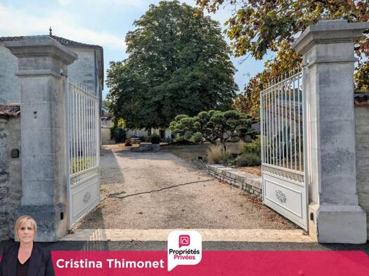 Maison à vendre 365 900 € 6 pièces 3 chambres 204 m² 1 374 m² de terrain Salignac-sur-Charente 17800