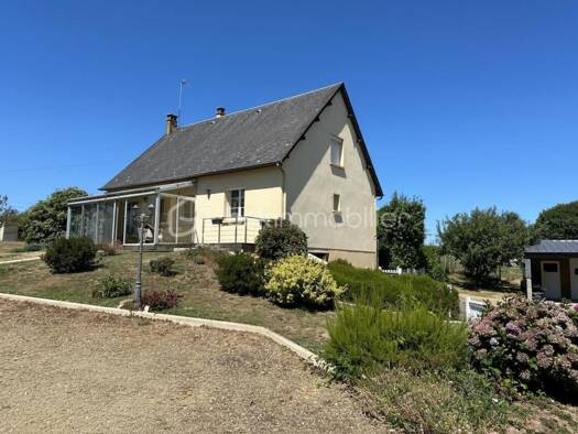 Maison à vendre 158 000 € 6 pièces 4 chambres 136 m² 1 932 m² de terrain Mortain-Bocage 50140