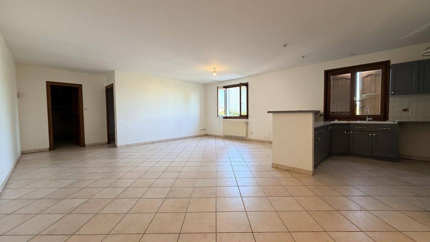 Maison à louer, 123m², LA TOUR DE SALVAGNY