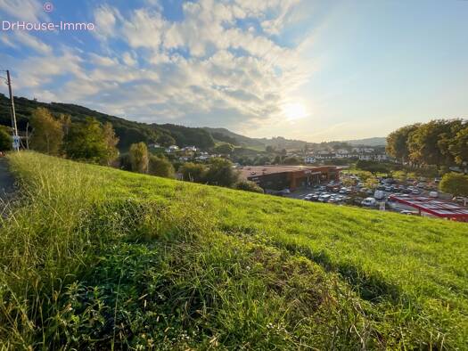 Terrain constructible viabilisé à vendre 128 000 € 744 m² de terrain Est Hasparren 64240