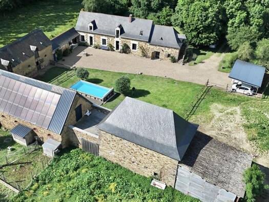 Maison à vendre 749 840 € 7 pièces 5 chambres 186 m² 16 120 m² de terrain Le Lion-d'Angers 49220