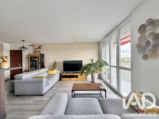 Appartement à vendre 185 000 € 3 pièces 2 chambres 71,3 m² Étage 7/7 Plaine de Balizy Chilly-Mazarin 91380