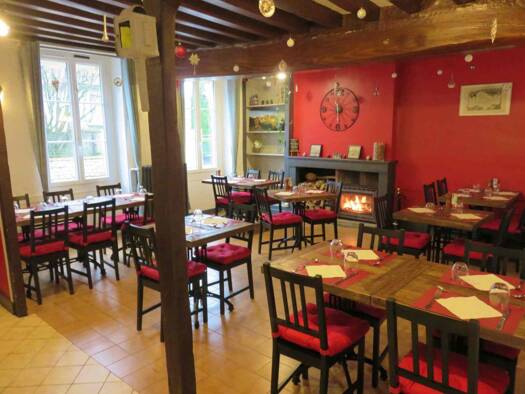 Boutique à vendre Fonds de commerce 318 000 € 5 pièces 365 m² de surface de vente Châtel-Censoir 89660