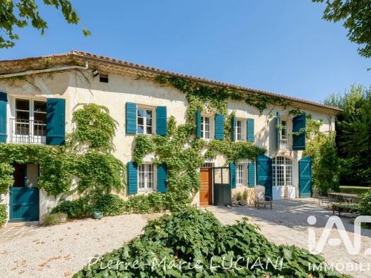 Maison à vendre 1 190 000 € 10 pièces 4 chambres 330 m² 3 440 m² de terrain Le Puy-Sainte-Réparade 13610