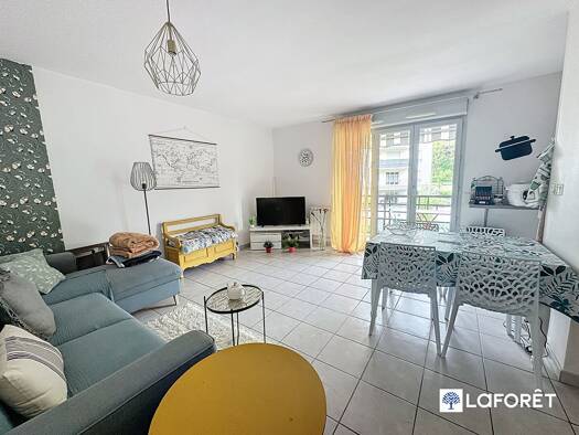 Appartement à louer 730 € 2 pièces 1 chambre 39 m² Étage 2/5 Oiselet la Grive Bourgoin-Jallieu 38300