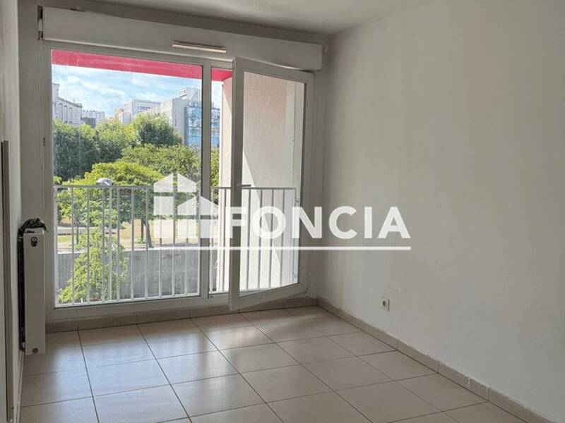 Maison à louer, 64m², MARSEILLE 3E