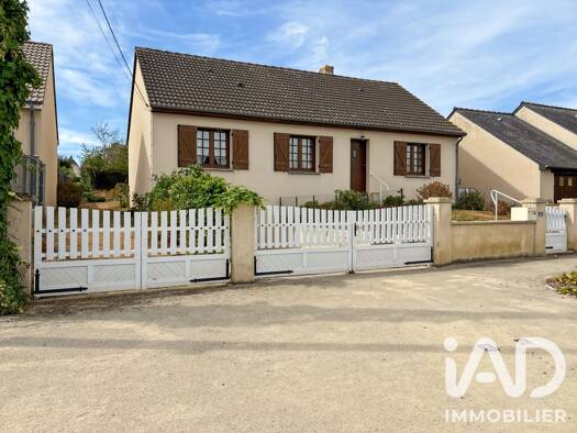 Maison de plain-pied à vendre 136 000 € 5 pièces 3 chambres 91 m² 659 m² de terrain Vaiges 53480
